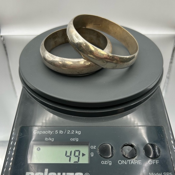 Silver Bangles, Purple Howlite w/Silver Beads necklace & silver clip-on earrings - Picture 7 of 13